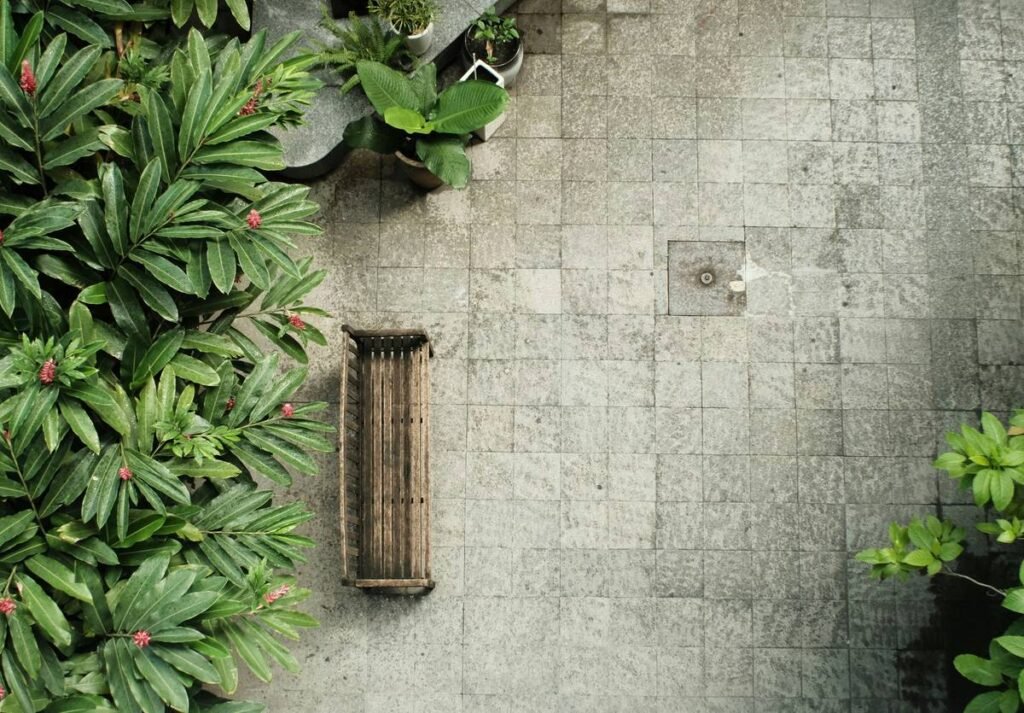 Decorating Around a Garden Bench: Expert Tips to Create Your Outdoor Oasis